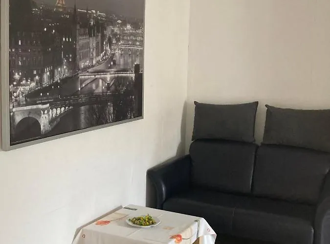 Toll Mit Privatem Eingang Free Parking Slbst Check-in 30 Zone Ruhig Keine Apartman Duisburg